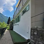 La Gabbianella A Moltrasio, Villa