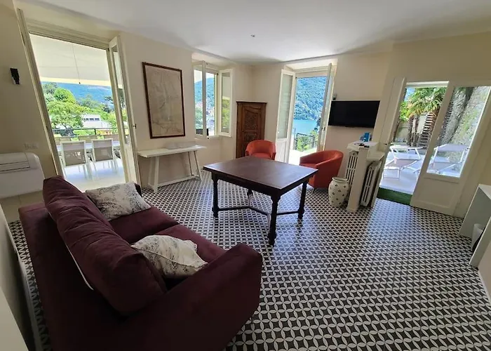 La Gabbianella A Moltrasio, Villa *