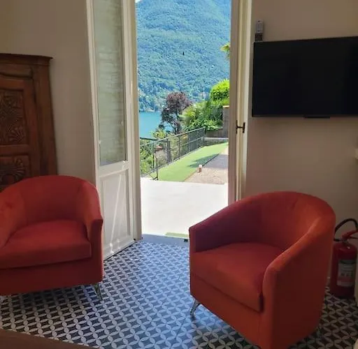 Villa La Gabbianella A Moltrasio, *